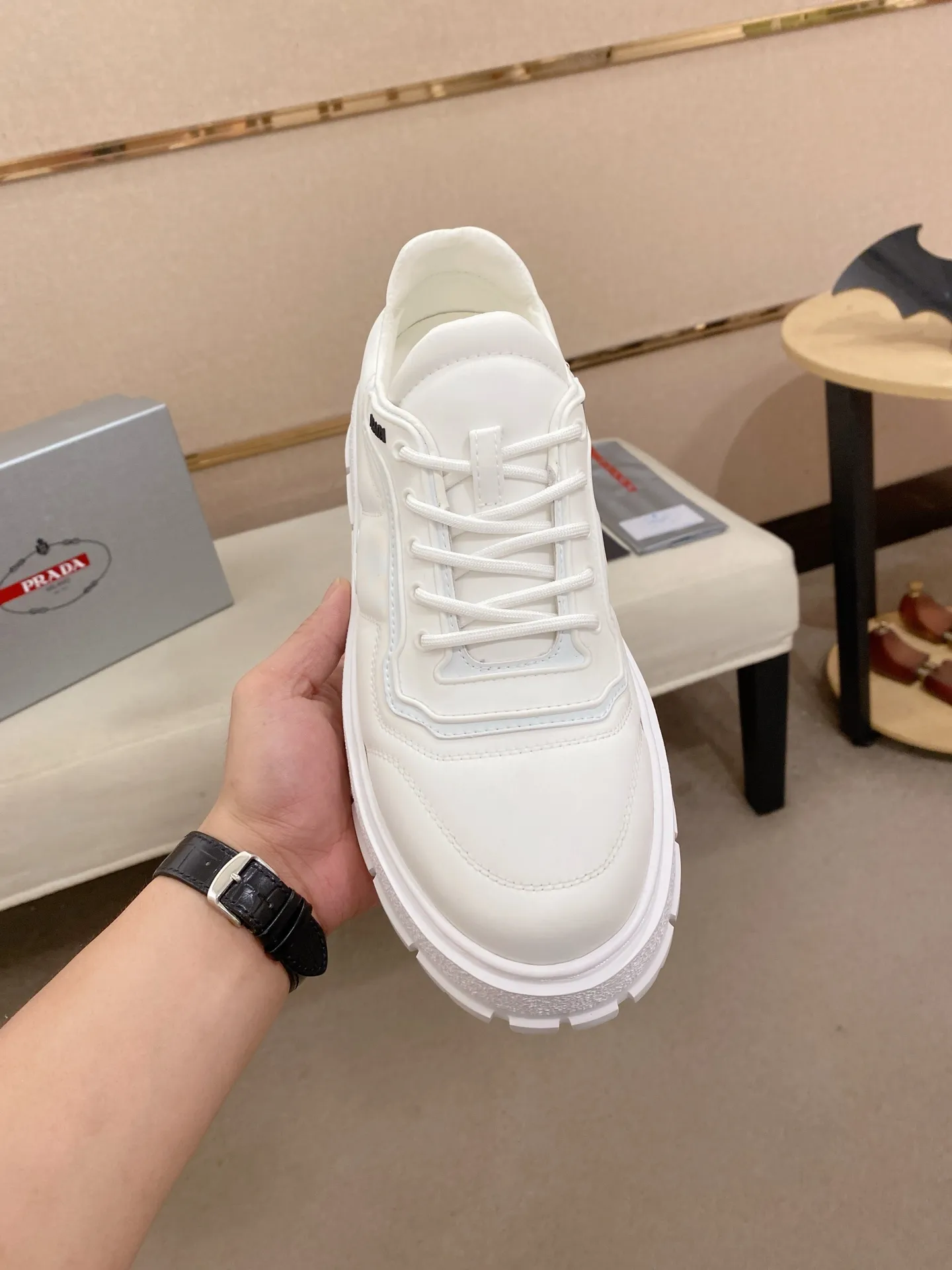 Factory price 580💰 ✔️✔️✔️High version High-quality new PRADA counters are on the market simultaneously, new men's shoes, 😘fabrics imported technological waterproof fabrics, made by pure handicrafts. Lining: Full cowhide lining. 👍🏿 High-end ☄️ air-cushion molded anti-slip rubber outsole, exquisite lines, simple and elegant, comfortable and high-end for leisure travel. Code number: 38 to 45